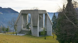 Spomenik - Zagreb Terra Balka - Travel Europe