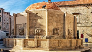Onofrio fountain Dubrovnik UNESCO site - tailor-made trips Croatia Europe