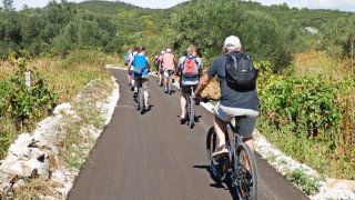 cycling wine tasting croatia - food and wine tasting croatia - tailor-made romantic honeymoon Croatia Europe