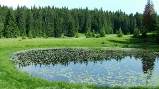 barno lake - treasure hunt family Montenegro